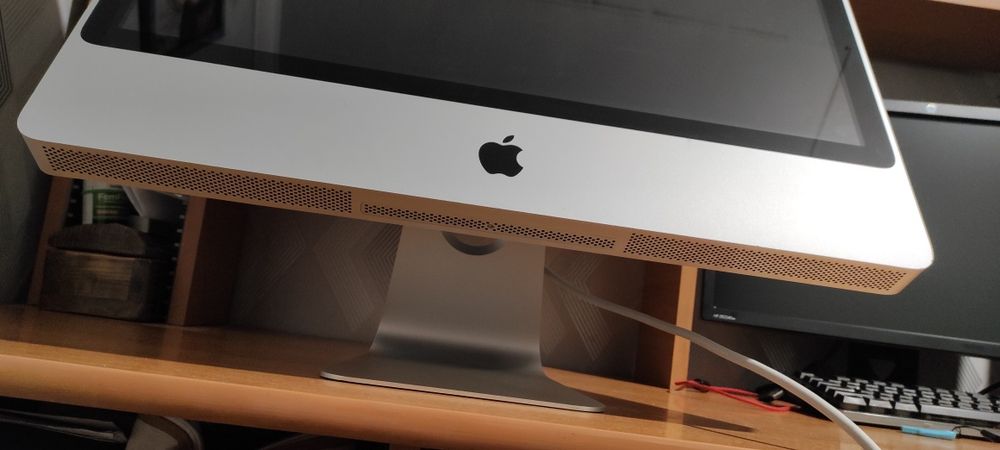 iMac 24" (Early 2009) / Intel Core 2 Duo 2.66 GHz /5GB RAM /240GB SSD