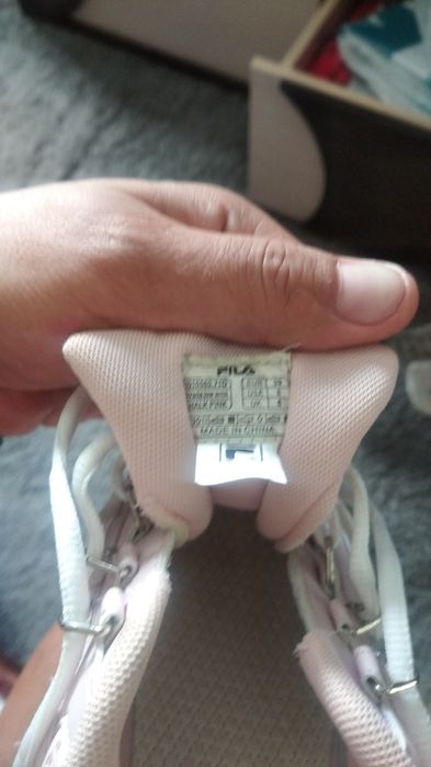 Продам кросовки Fila