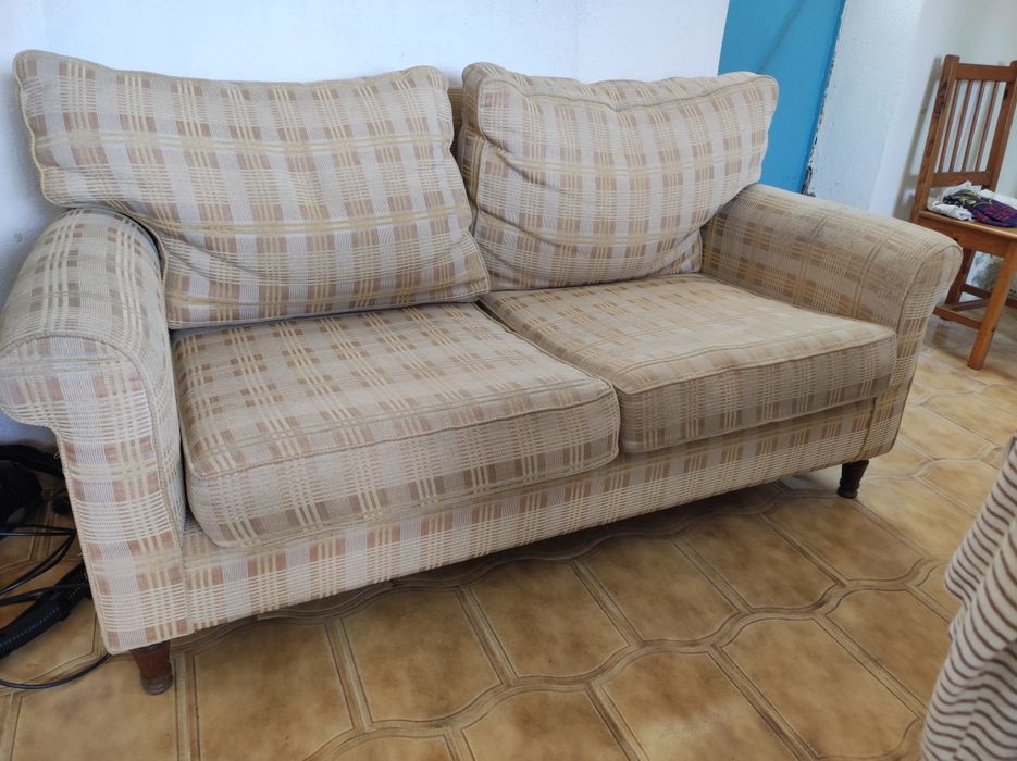 Sofá com duas poltronas