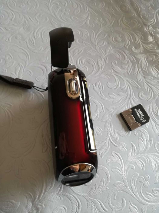 Maquina de filmar SamSung +cartão 4Gb +carregador