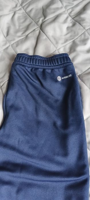 Spodnie Adidas nowe 152