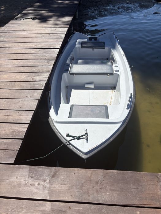 Domek na Mazurach nad jeziorem z linia brzegowa