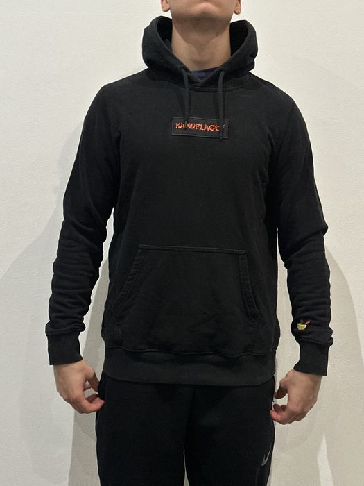 Kamuflage bluza czarna z nadrukiem z kapturem