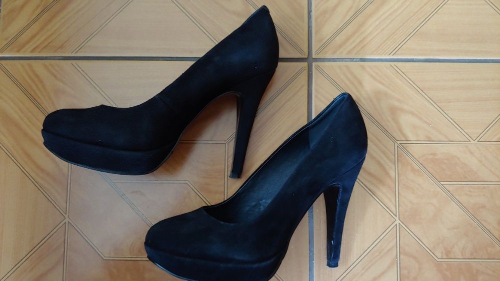 Czarne szpilki skórzane Janet D.