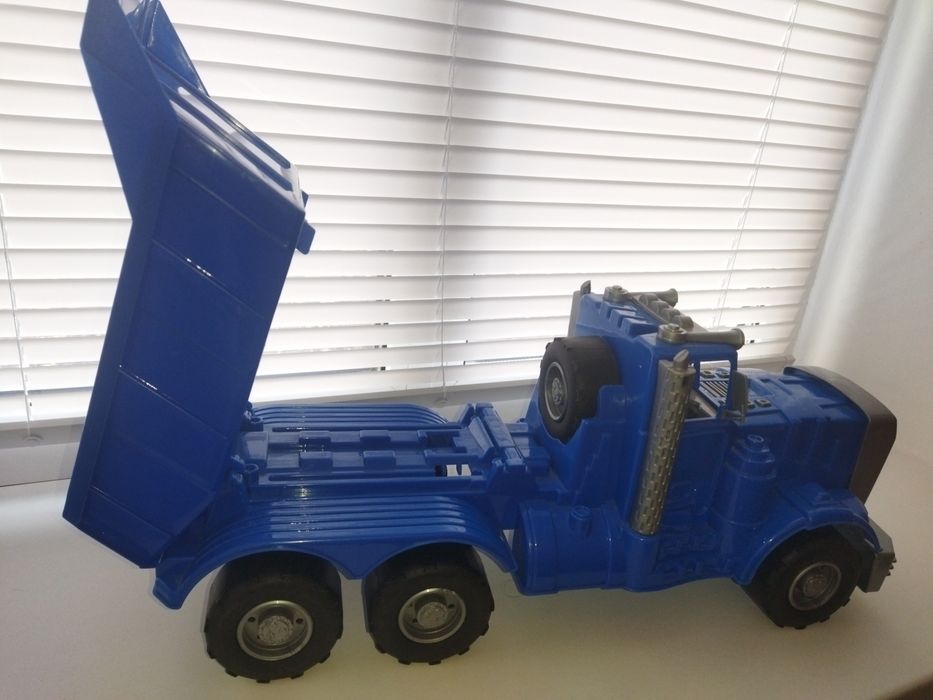 Велика машина, вантажівка, грузовик, самосвал ...Оріон