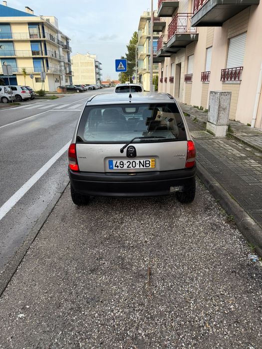 Tenho para venda Opel corsa  1.0