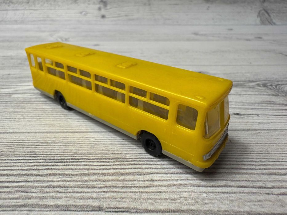 Машинка Автобус Икарус Ikarus 1/120 Made in GDR времён СССР