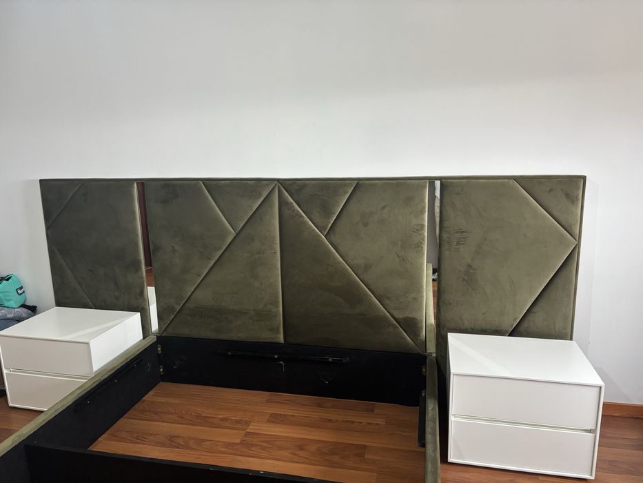 Cama+colchão+cabeceira e espelho