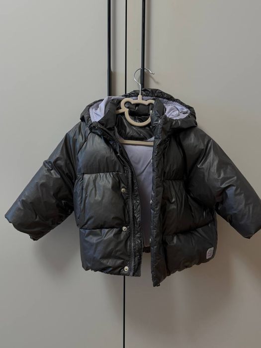 Тепла куртка від Zara 86 розмір ( великомірить)
