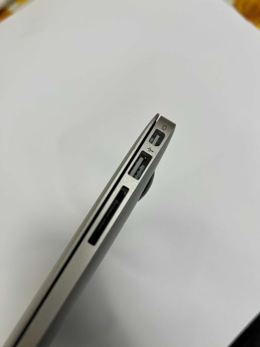 macbook air 2010 Silver , 128