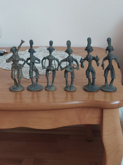 Zestaw Tajskich figurek.