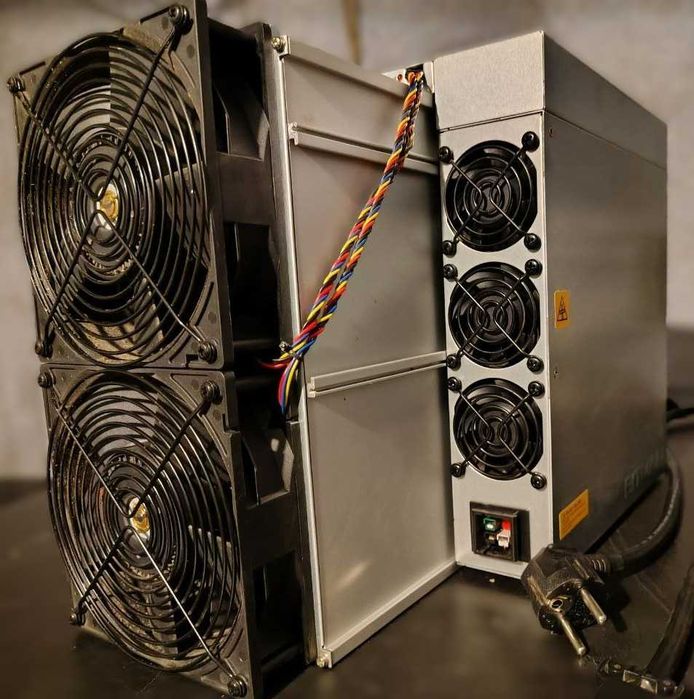 Asic майнер биткоин BTC S21+ прош 235 TH/s 3877Вт 16.5J лучший под BTC