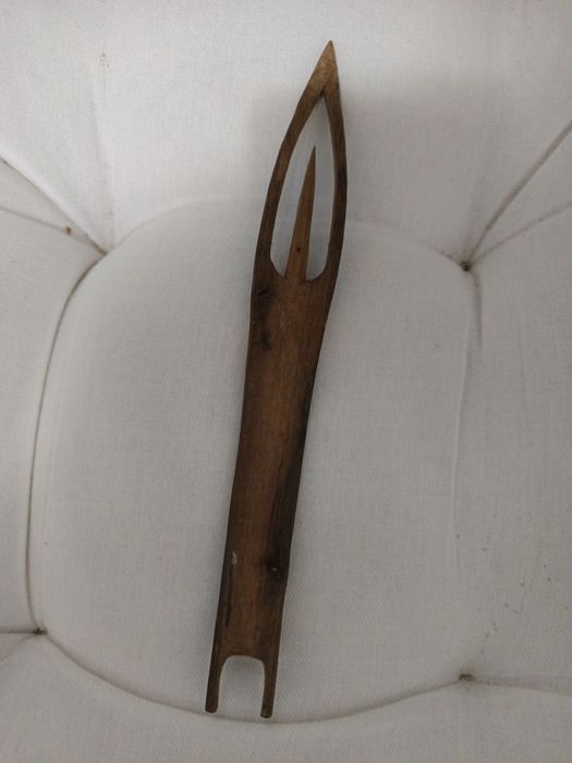 Agulha,cozer,redes de pesca,e ,artesanato.