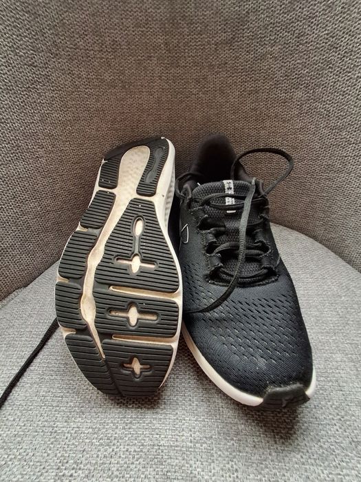 buty do biegania Under Armour Charged Pursuit 3