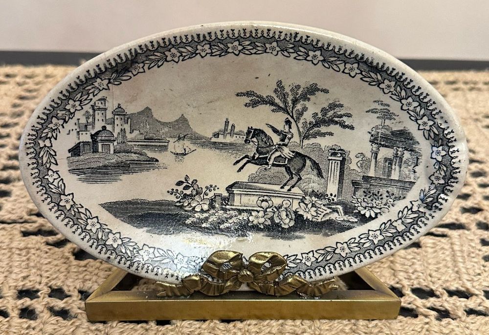 Covilhete azeitoneira em faiança Sacavém