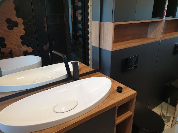 Remonty I Wykończenia Wnętrz/Usługi remontowo-wykończeniowe, płytki,