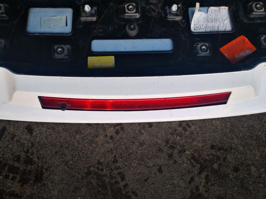 RENAULT CLIO IV GRANDTOUR AILERON / SPOILER - Z218