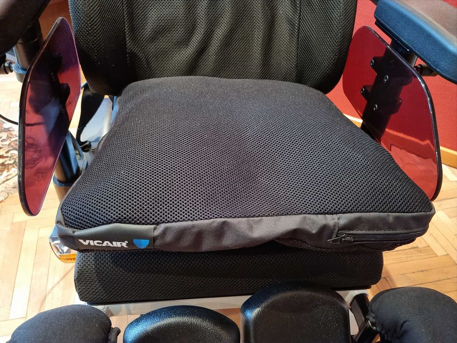 Elektryczny wózek inwalidzki De Luxe