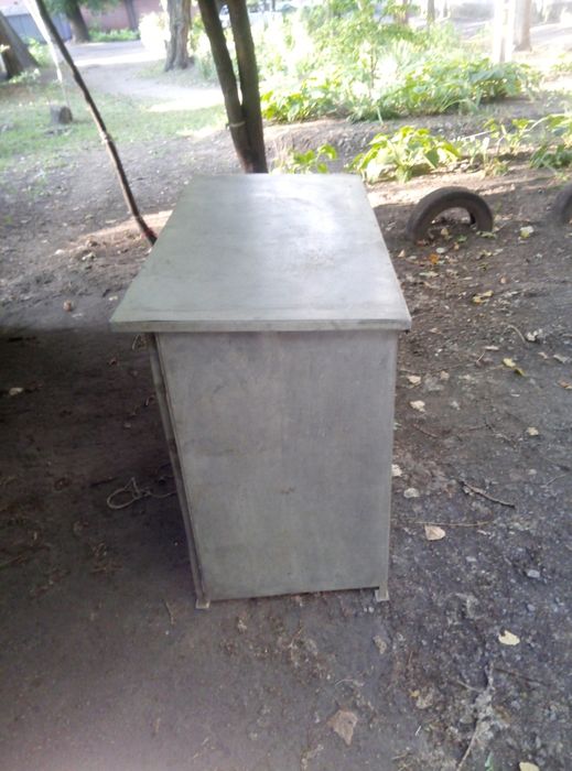 Стіл розкладний алюмінієвий.