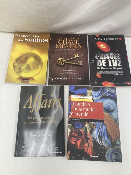 Livros vários, Contacto, de Carl Sagan