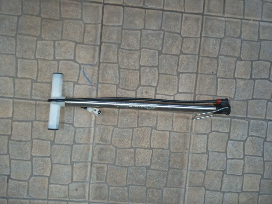 Bomba de ar com pedal