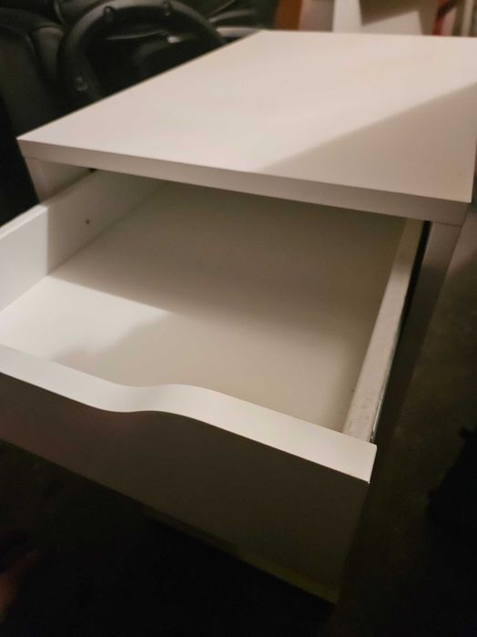 Biała komoda/szafka z szufladami