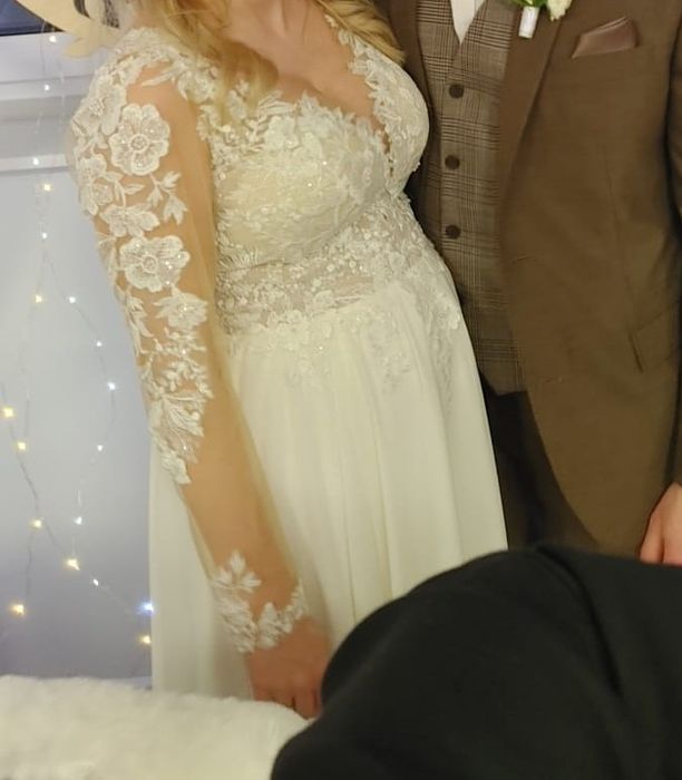 Suknia ślubna z rękawkami