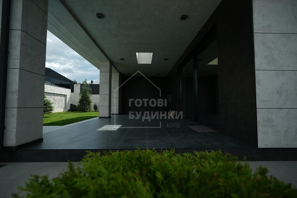 Елітний одноповерховий будинок в закритому КМ Нова Ходосівка