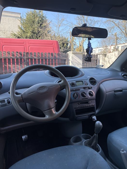 Toyota yaris 1.0 1999r.