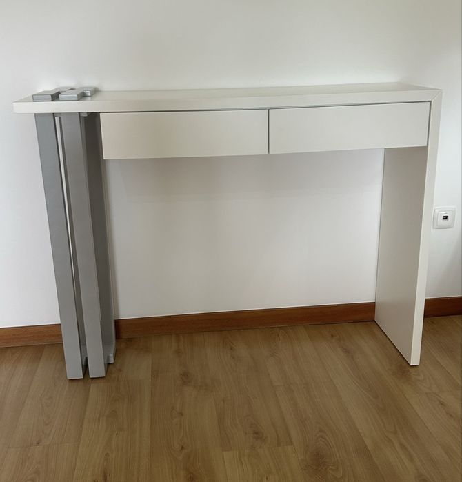 Mobiliário Completo Novo | Cama + Colchão + 2 Mesinhas + Aparador + Consola | Nunca Usado