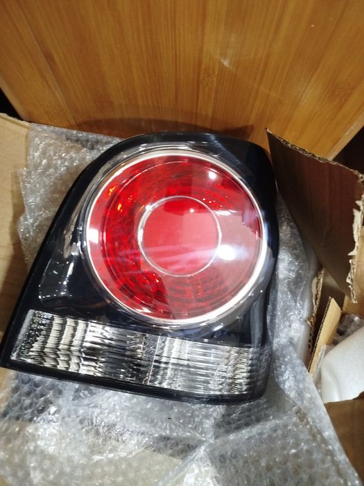 Farol de carro novo