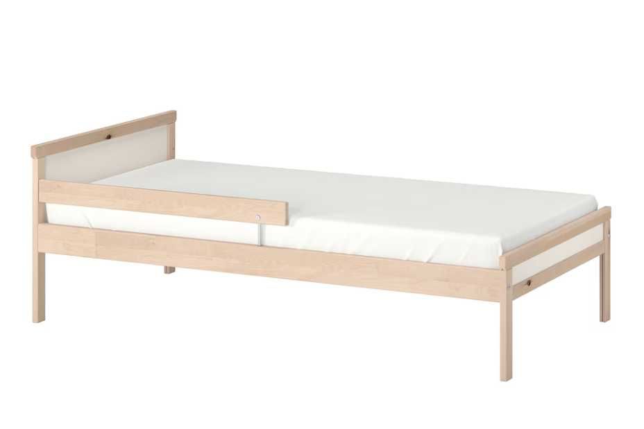 Vendo secretaria e cama infantil novos.