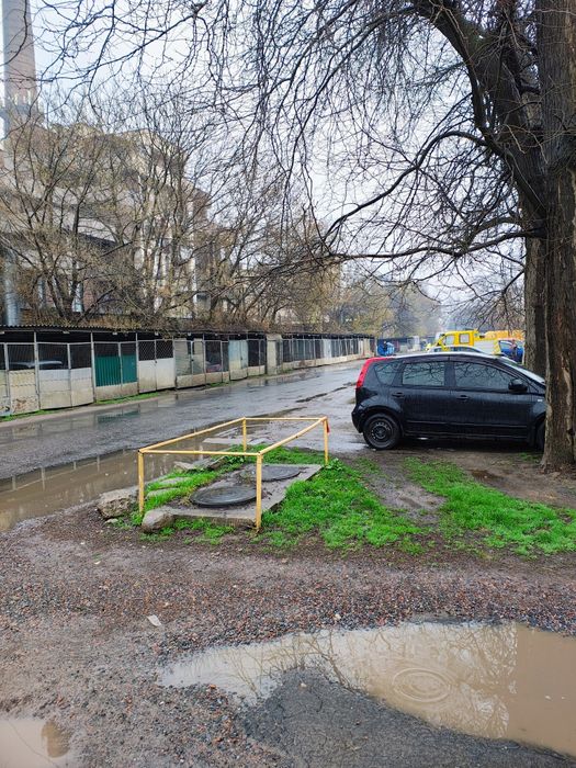 Сдам закрытое парковочное место под навесом, район площади Толбухина