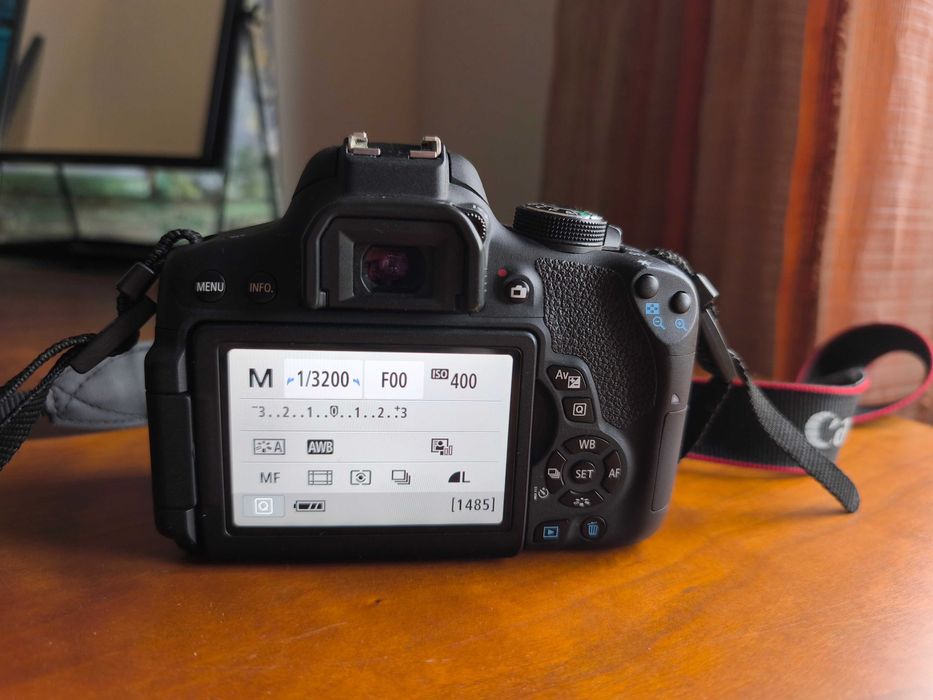 Canon 750D + Lente EFS 18-135mm | Ótimo estado