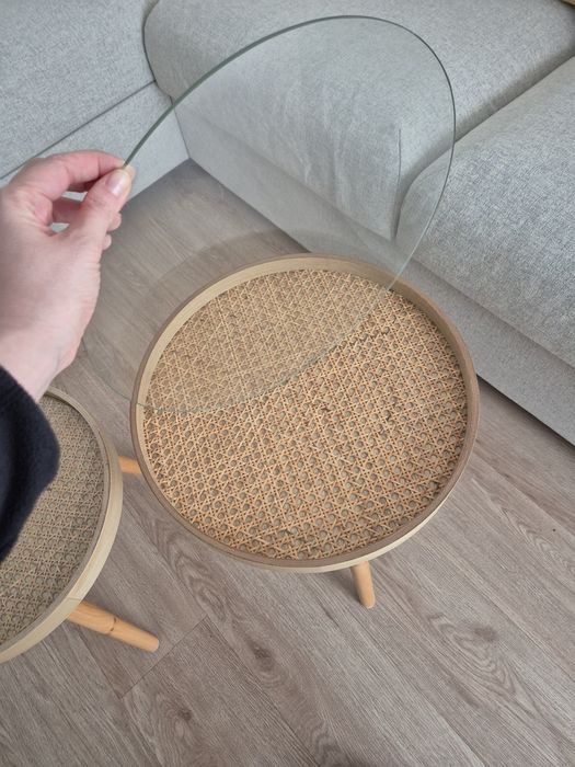 Mesa de centro em palhinha com vidro