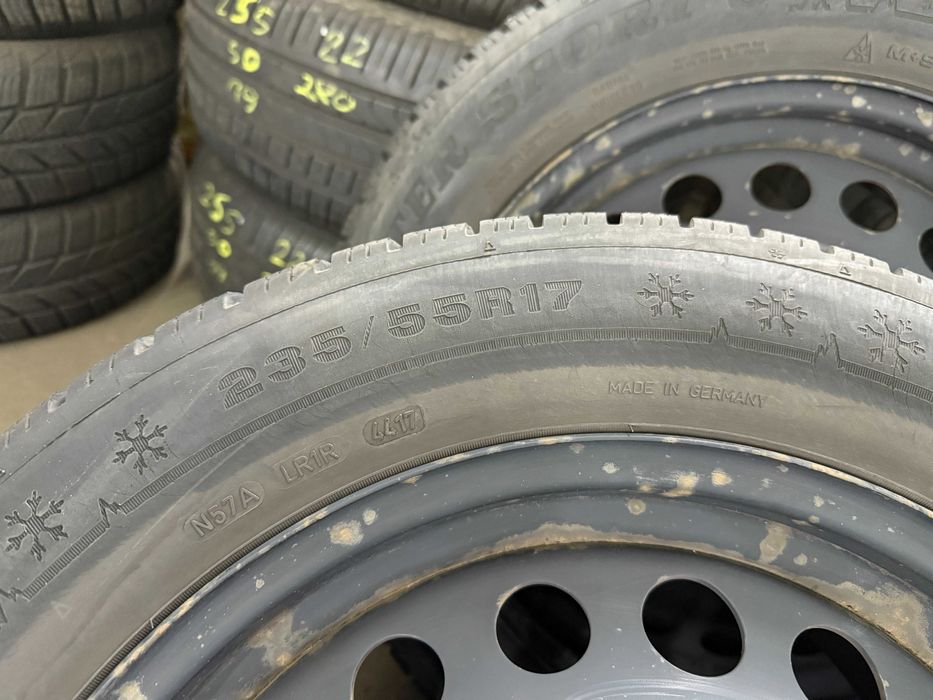 KOŁA ZIMOWE KUGA 5x108 7,5J ET 52,5 235/55R17
