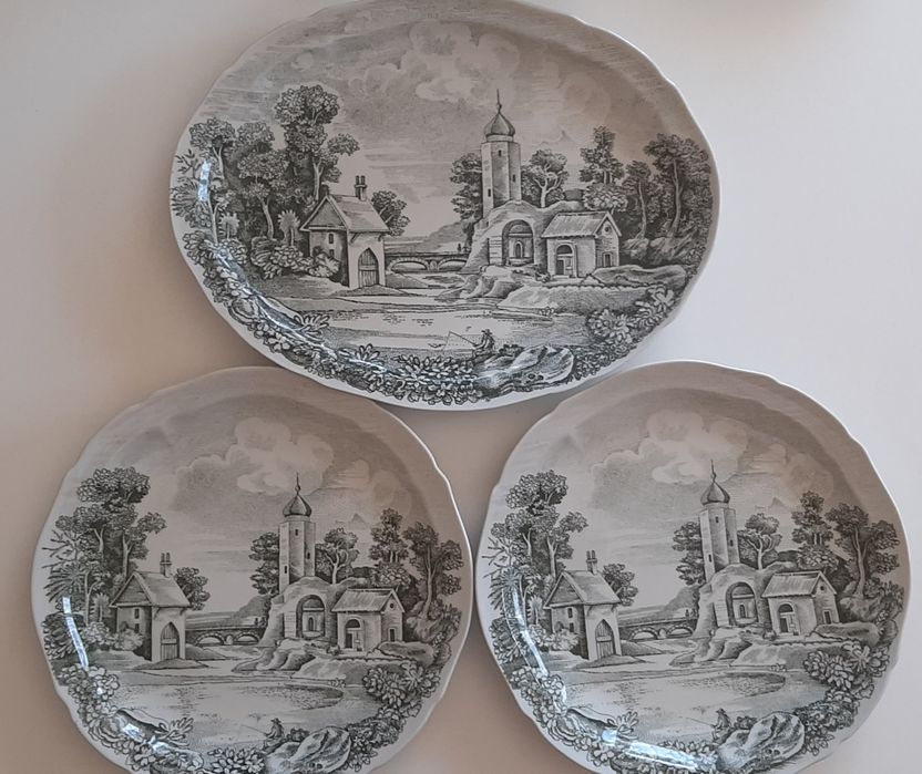 2 pratos grandes e 1 travessa