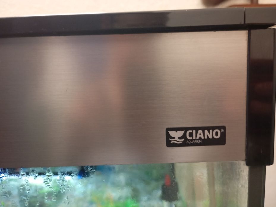Aquário grande Ciano 145L + Motor limpeza EHEIM