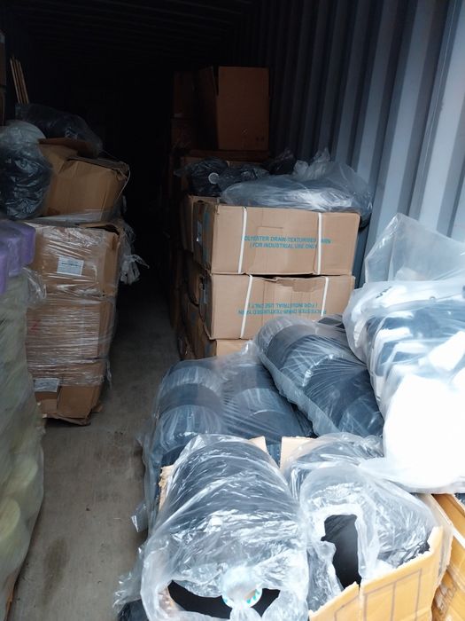 Vendo lote de fios e caixas para peúgas