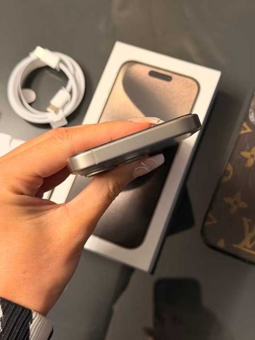 Telefon Apple iPhone 15 Pro 512GB Śliczny Stan