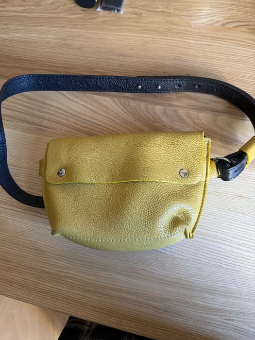 Бананка кожаная сумка через плечо