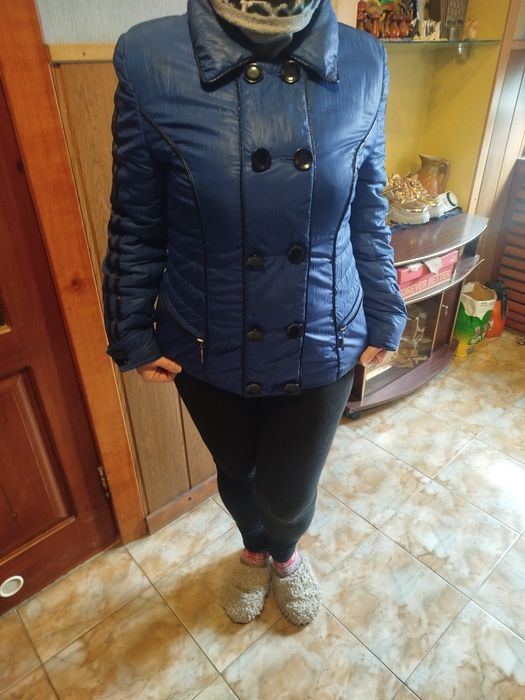 Продам женскую куртку р46