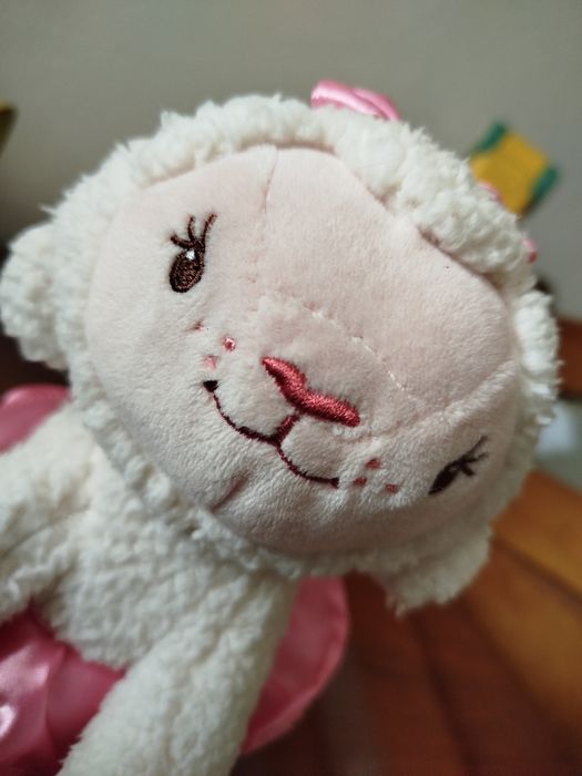 Peluche de ovelha - Doutora Brinquedos
