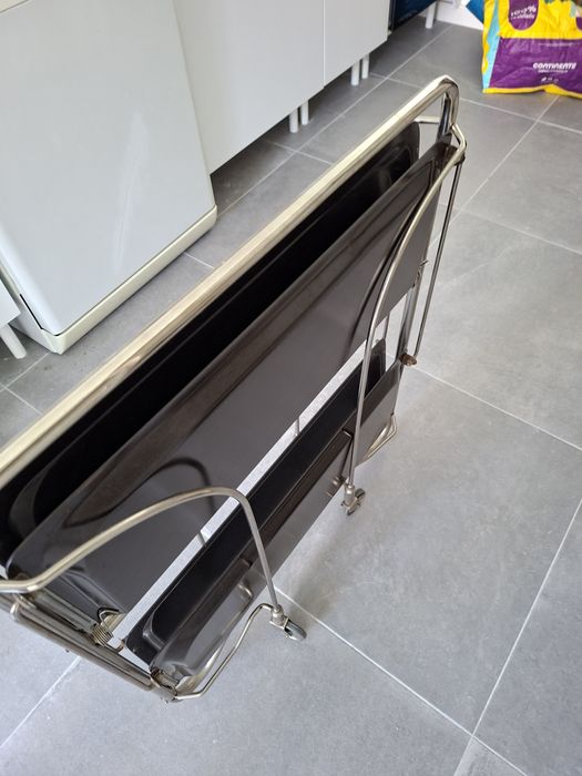 Mesa articulada  com rodas