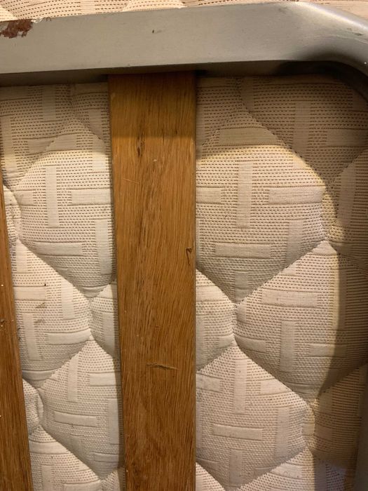 Colchão branco de casal