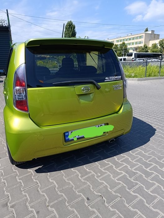Авто дайхатсу сіріон 2009 автомат