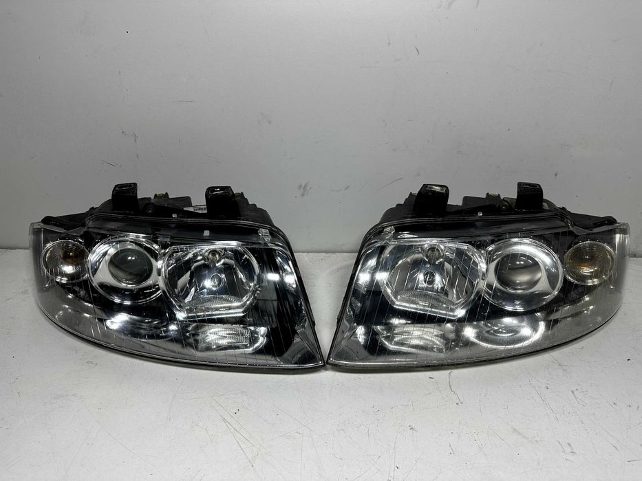 Lampa Audi A4B6 Origilal prawa Lewa przód kompletna ładny stan