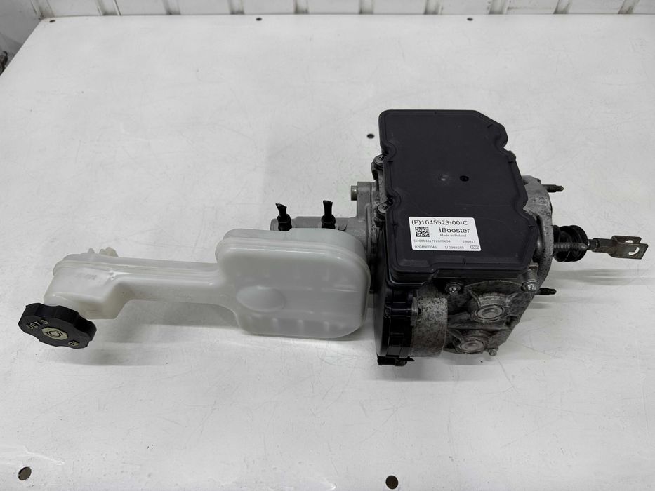 Підсилювач гальм Tesla MX 17 головний тормозний циліндр Тесла Ікс 2017