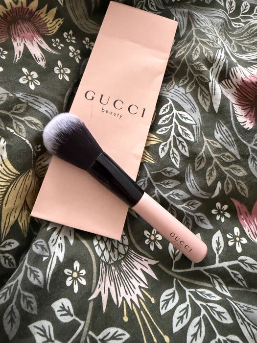 Nowy pedzel do rozu gucci blush brush