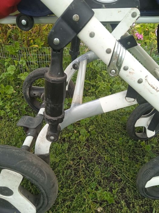 Продам Коляску  2 в 1